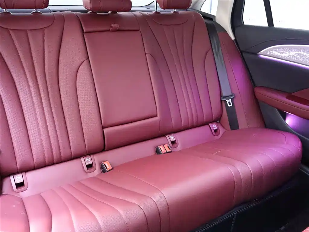 Hongqi H5 2024 2.0T Automatic Zhilianqichang Edition купить на сайте DeffCars