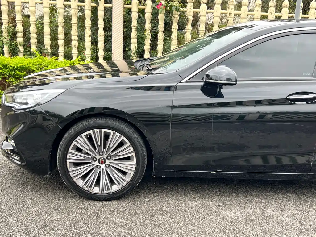 Hongqi H5 2022 Classic 1.8T Automatic Zhilianqi Chang Edition купить на сайте DeffCars