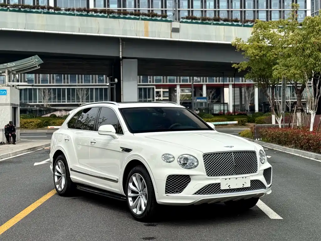 Bentayga 2021 4.0T V8 купить на сайте DeffCars