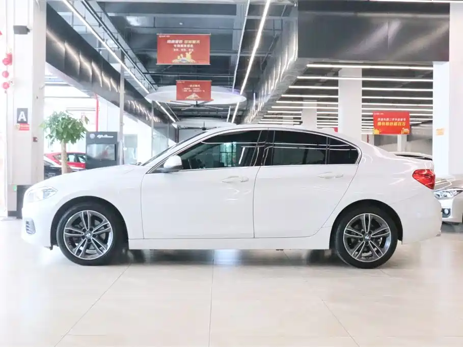 BMW 1 Series 2020 120i Fashion Edition купить на сайте DeffCars