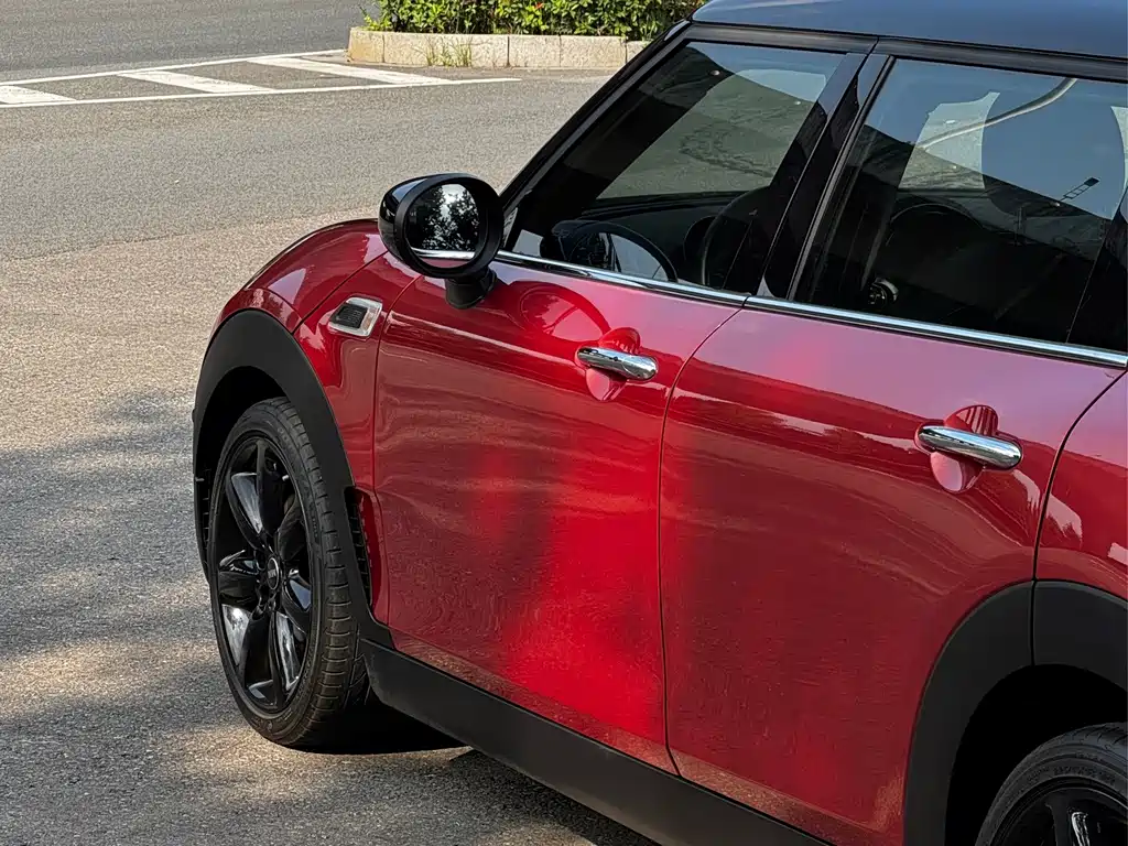 CLUBMAN 2021 1.5T COOPER Connoisseur купить на сайте DeffCars