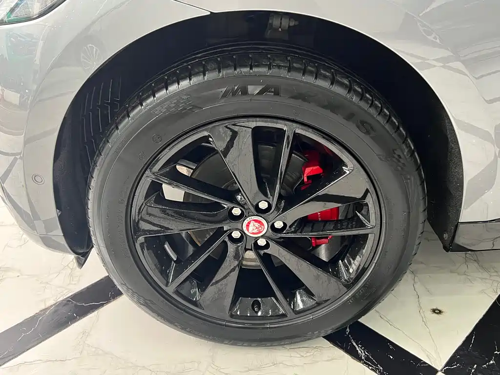Jaguar F-PACE 2023 P250 R-Dynamic BLACK купить на сайте DeffCars