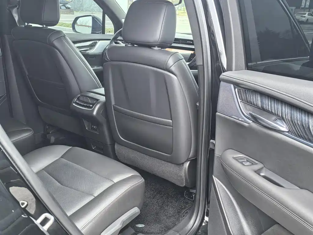 Cadillac XT6 2022 2.0T six-seat four-wheel drive luxury model купить на сайте DeffCars