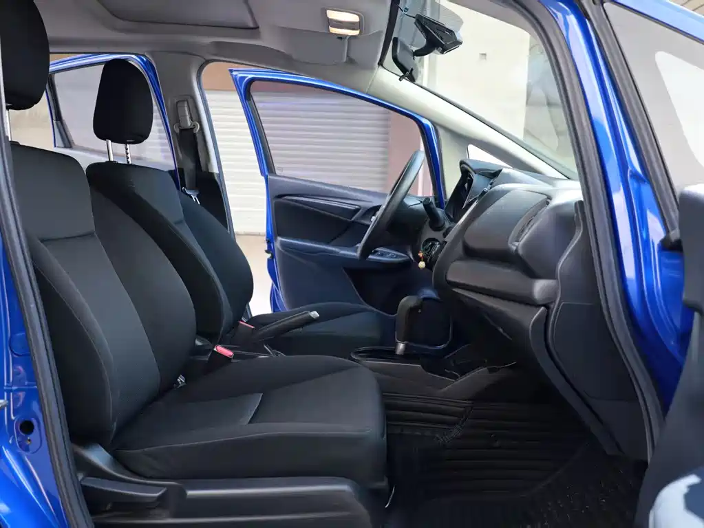 Fit 2018 1.5L CVT Comfort Sunroof Edition купить на сайте DeffCars