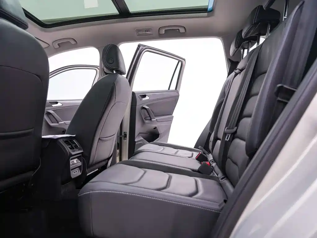 Tiguan L 2021 330TSI automatic two-wheel drive R-Line version купить на сайте DeffCars