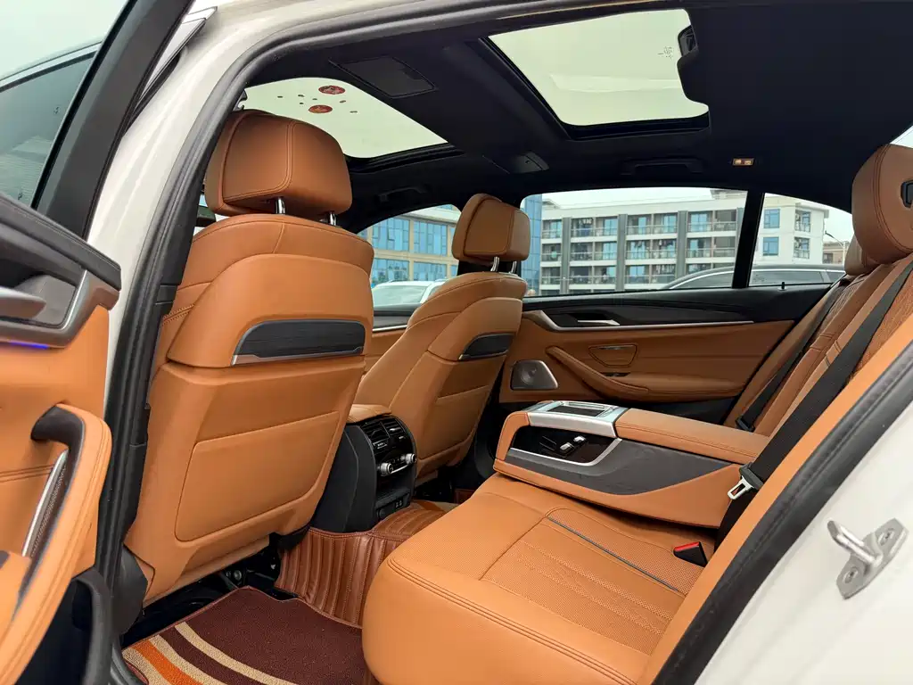 BMW 5 Series 2022 530Li Exclusive M Sports Package купить на сайте DeffCars