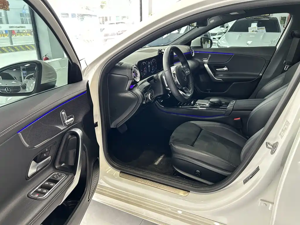 Mercedes-Benz A-Class 2022 A 200 L Sports Sedan Fashionable купить на сайте DeffCars