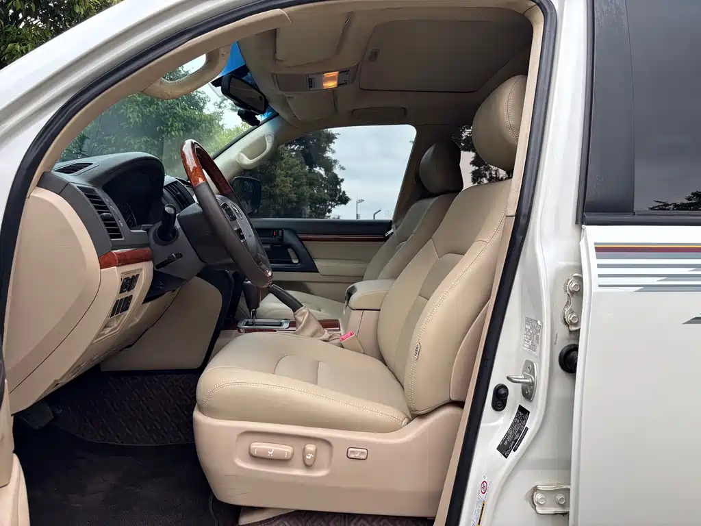 Land Cruiser imported 2015 4.0L V6 Middle East Limited Edition купить на сайте DeffCars