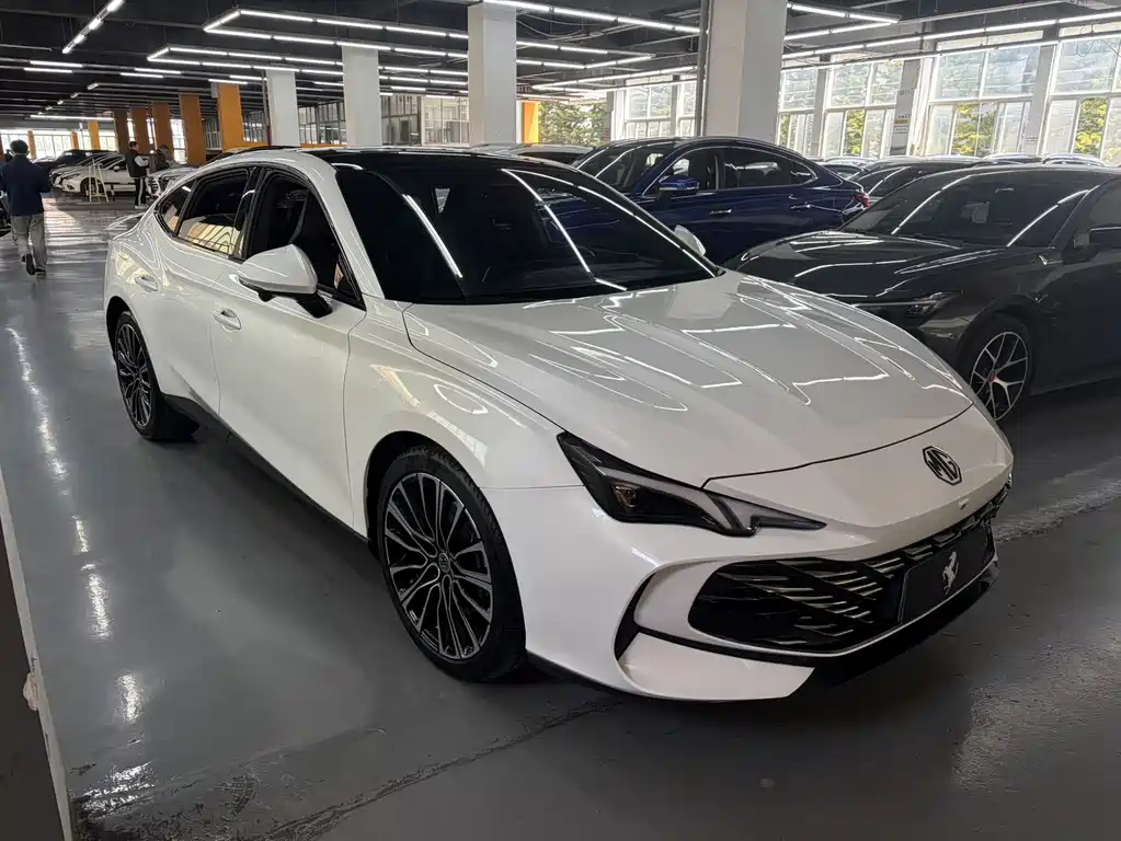 MG7 2023 2.0T Automatic Beauty Hunting Exclusive Edition купить на сайте DeffCars