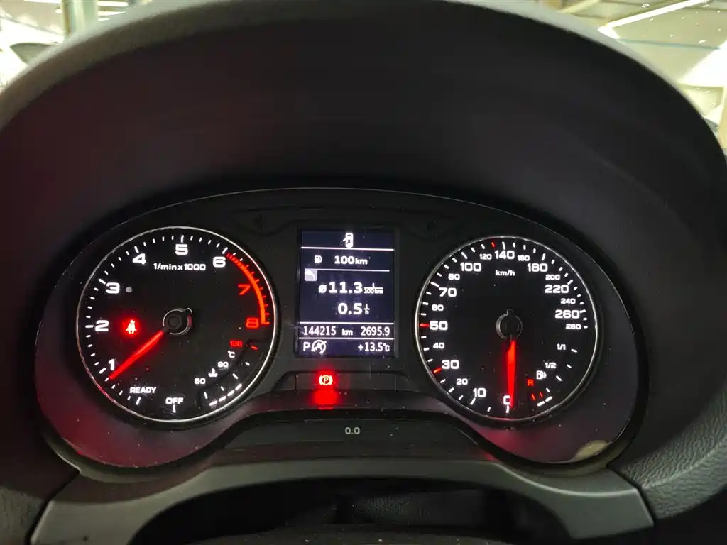 Audi A3 2018 30th Anniversary Limousine 35 TFSI Fashion купить на сайте DeffCars