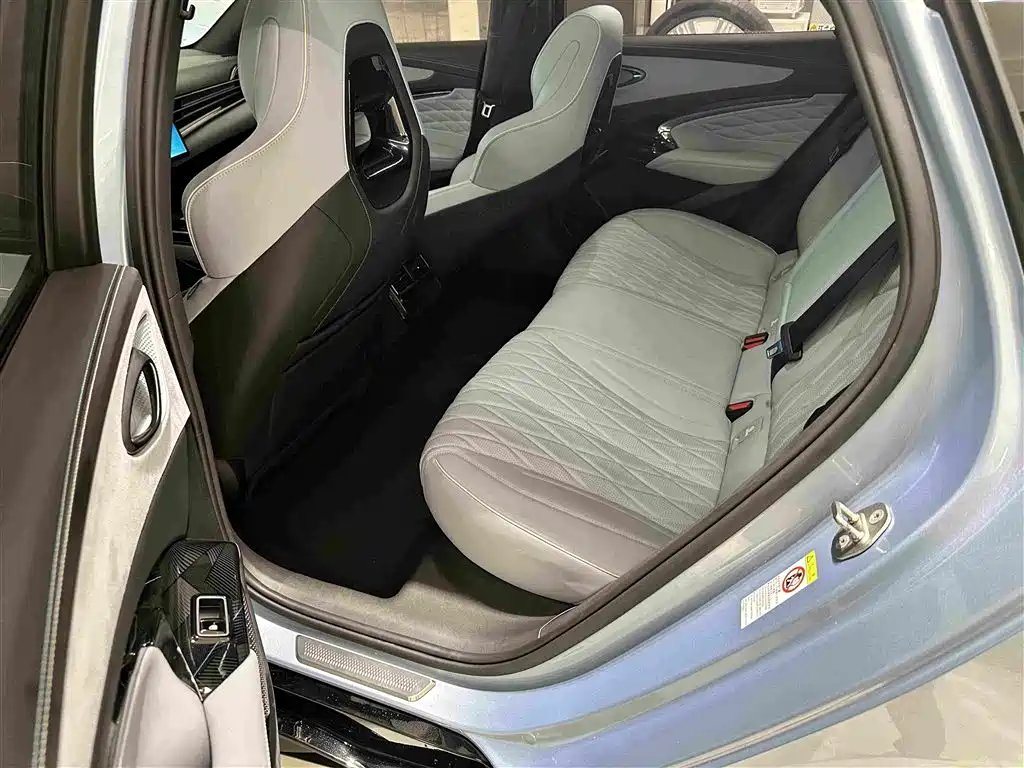 Seal 2022 550km standard range rear drive version premium model купить на сайте DeffCars