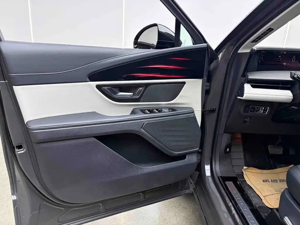 Voyager 2023 2.0T four-wheel drive exclusive edition купить на сайте DeffCars