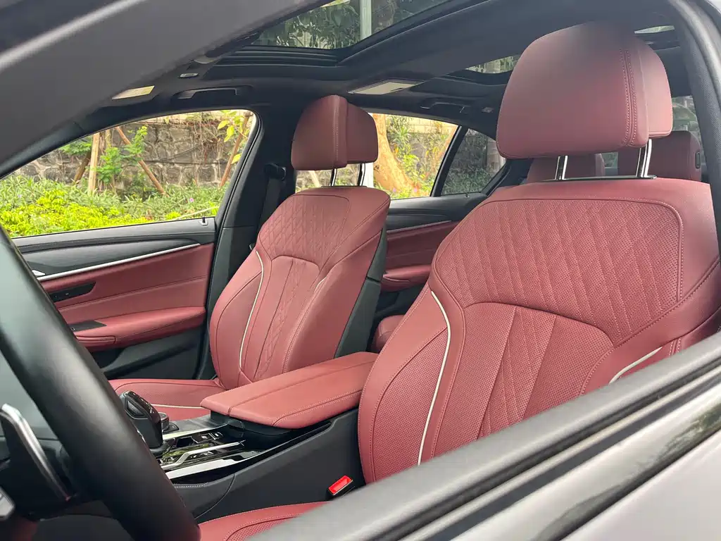 BMW 5 Series 2023 530Li Exclusive M Sports Package купить на сайте DeffCars
