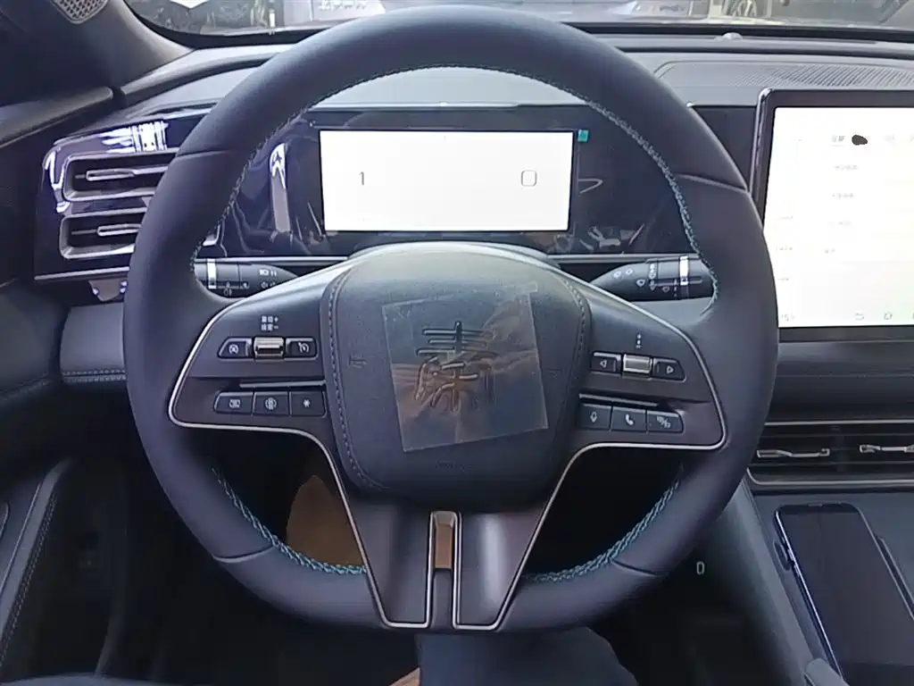 Qin L 2024 DM-i 120KM leading model купить на сайте DeffCars