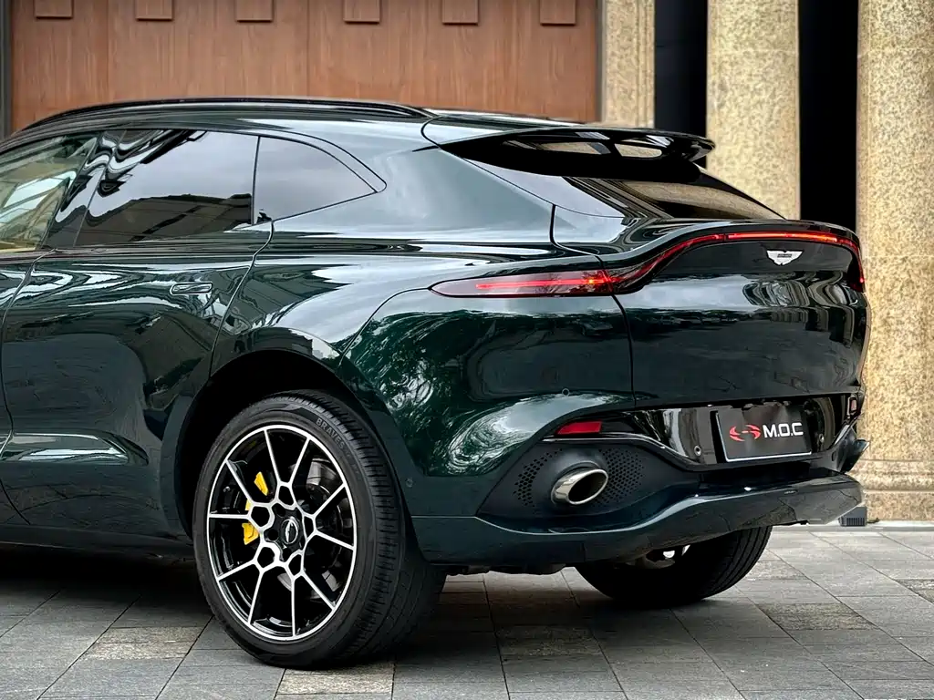 Aston Martin DBX 2020 4.0T V8 купить на сайте DeffCars
