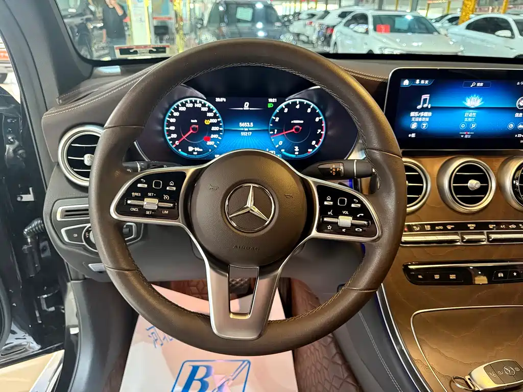 Mercedes-Benz GLC 2021 GLC 260 L 4MATIC luxury model купить на сайте DeffCars