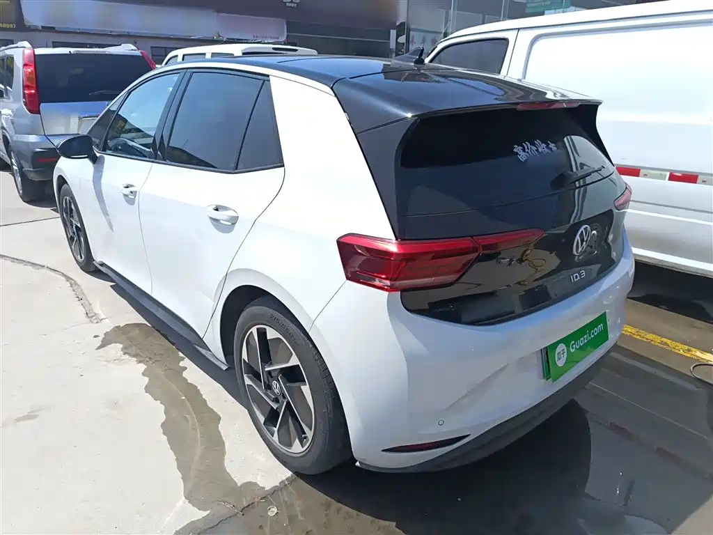 Volkswagen ID.3 2025 Smart Model Outstanding Edition купить на сайте DeffCars