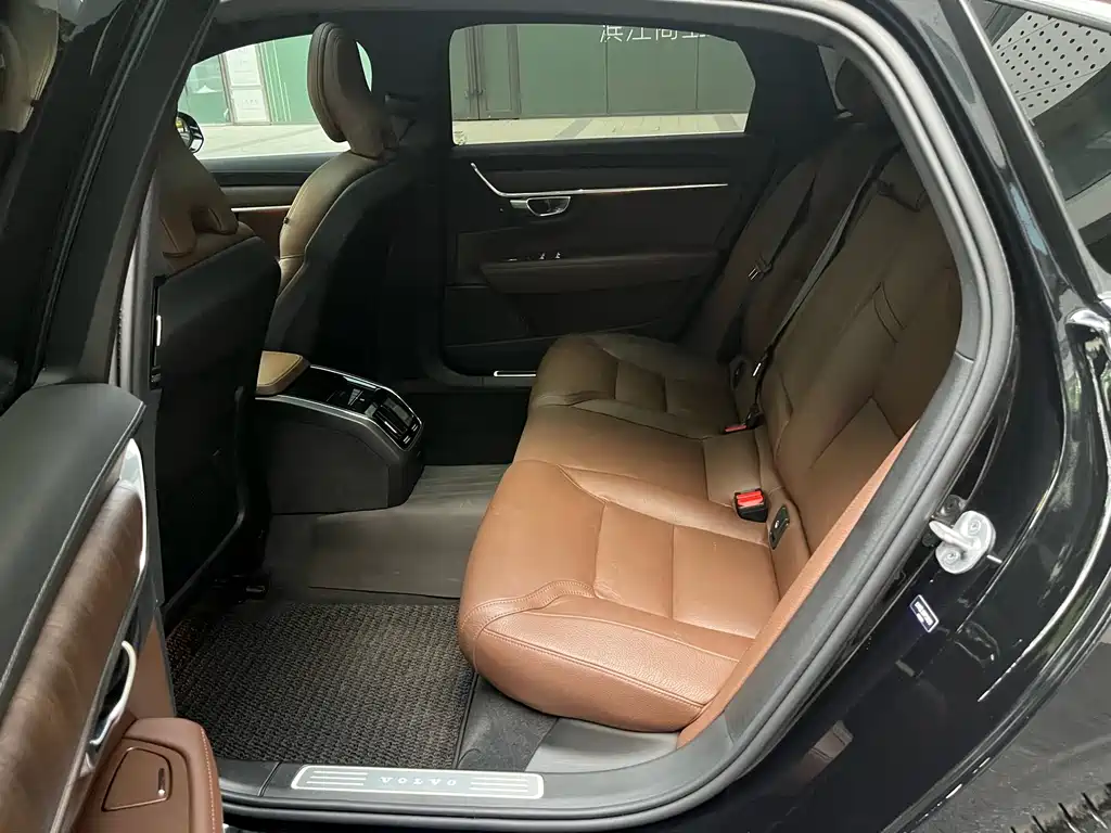 Volvo S90 2023 B5 Zhiyuan Luxury Edition купить на сайте DeffCars