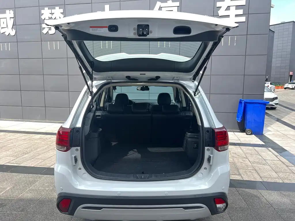 Outlander 2020 2.4L 4WD Exclusive Edition 5-seater купить на сайте DeffCars