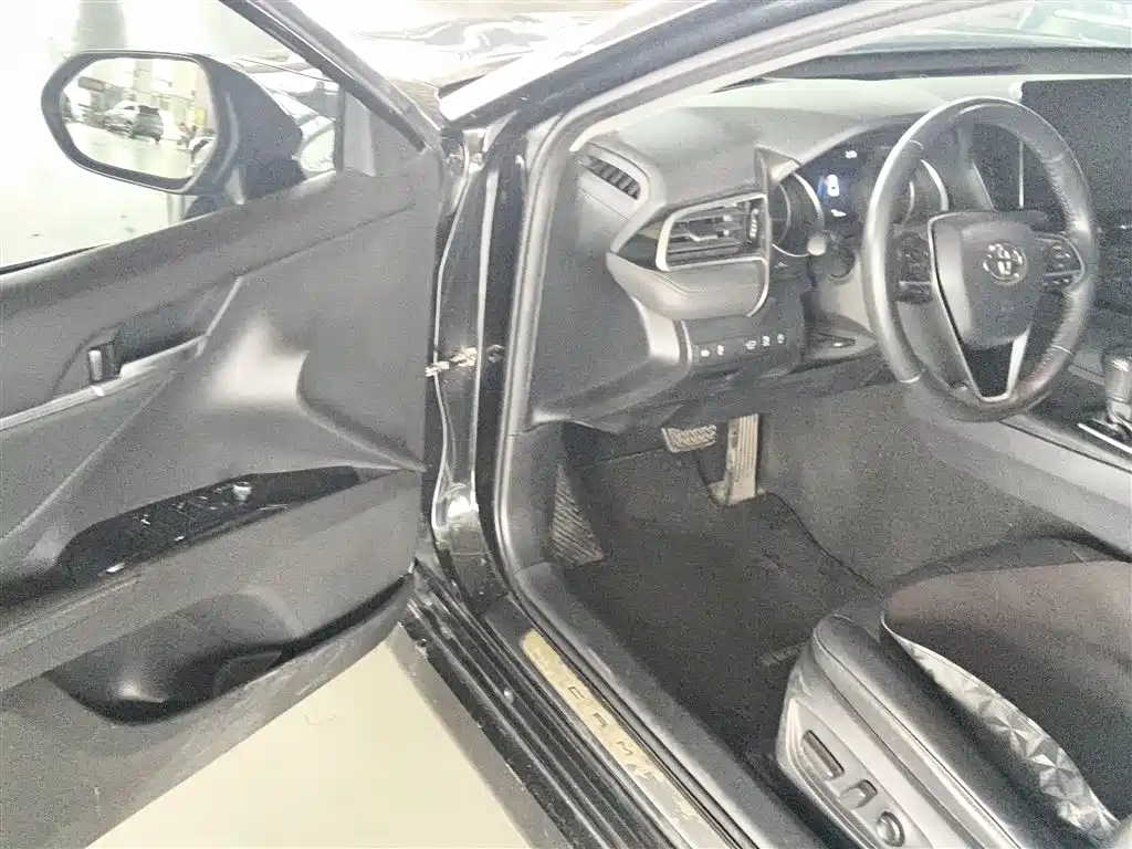 Camry 2021 2.0G Deluxe Edition купить на сайте DeffCars