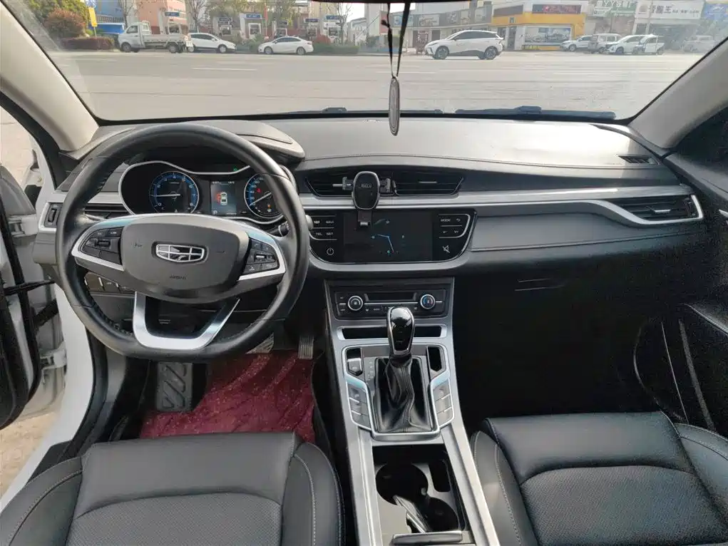 Emgrand 2019 Leading Edition 1.5L CVT Luxury Type National VI купить на сайте DeffCars