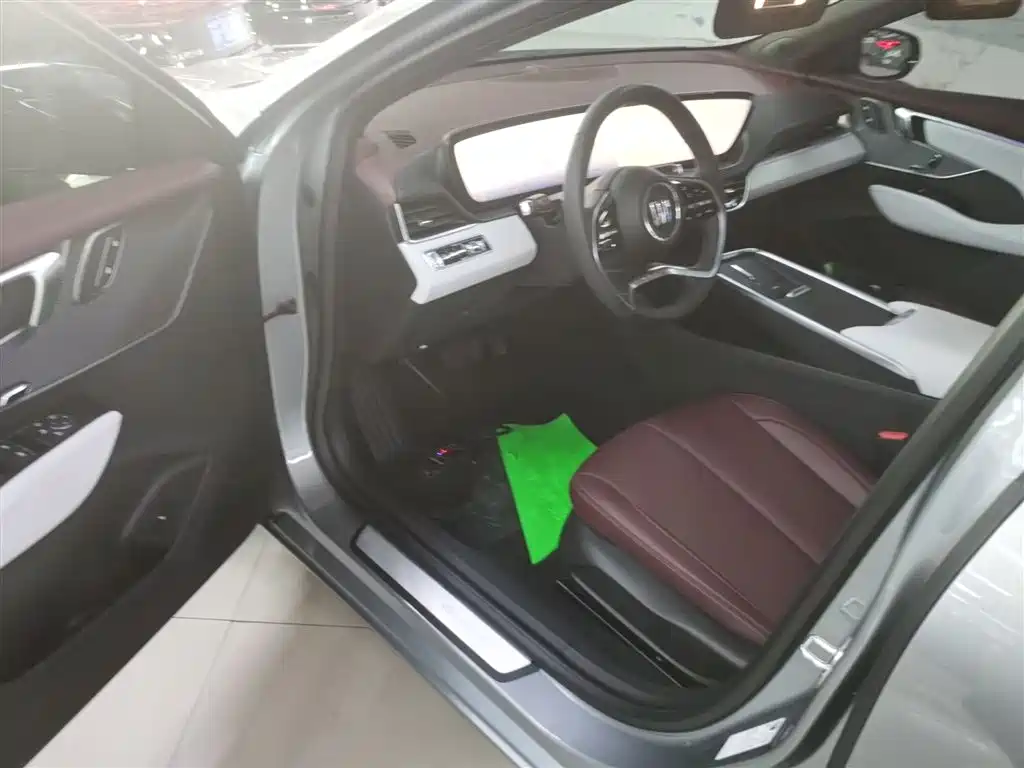 LaCrosse 2025 28T Platinum Edition купить на сайте DeffCars