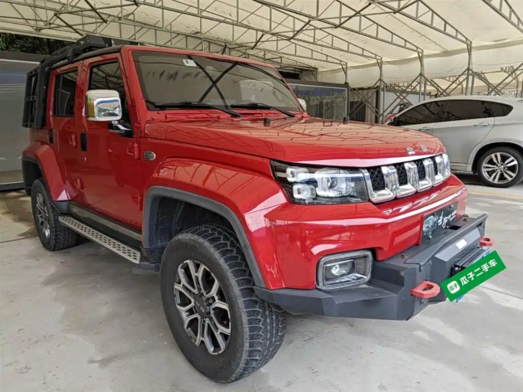 Beijing off-road BJ40 2023 2.0T automatic four-wheel drive city hunter version knight type купить на сайте DeffCars