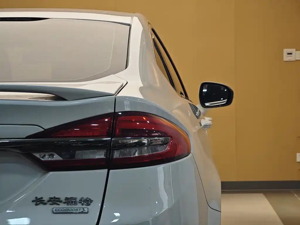 Mondeo 2018 EcoBoost 180 Cognac Special Edition купить на сайте DeffCars