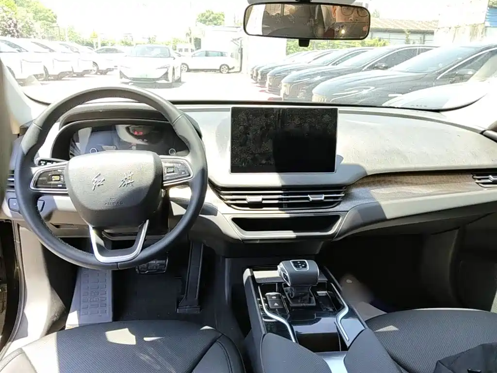 Hongqi E-QM5 2023 facelift basic travel version купить на сайте DeffCars
