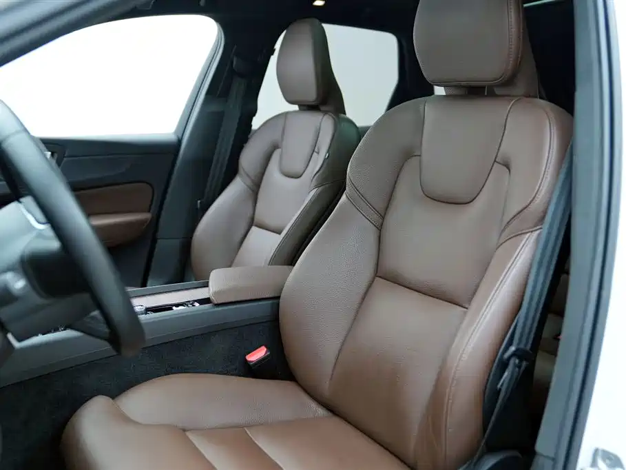 Volvo XC60 2022 B5 four-wheel drive Zhiyuan Deluxe Edition купить на сайте DeffCars