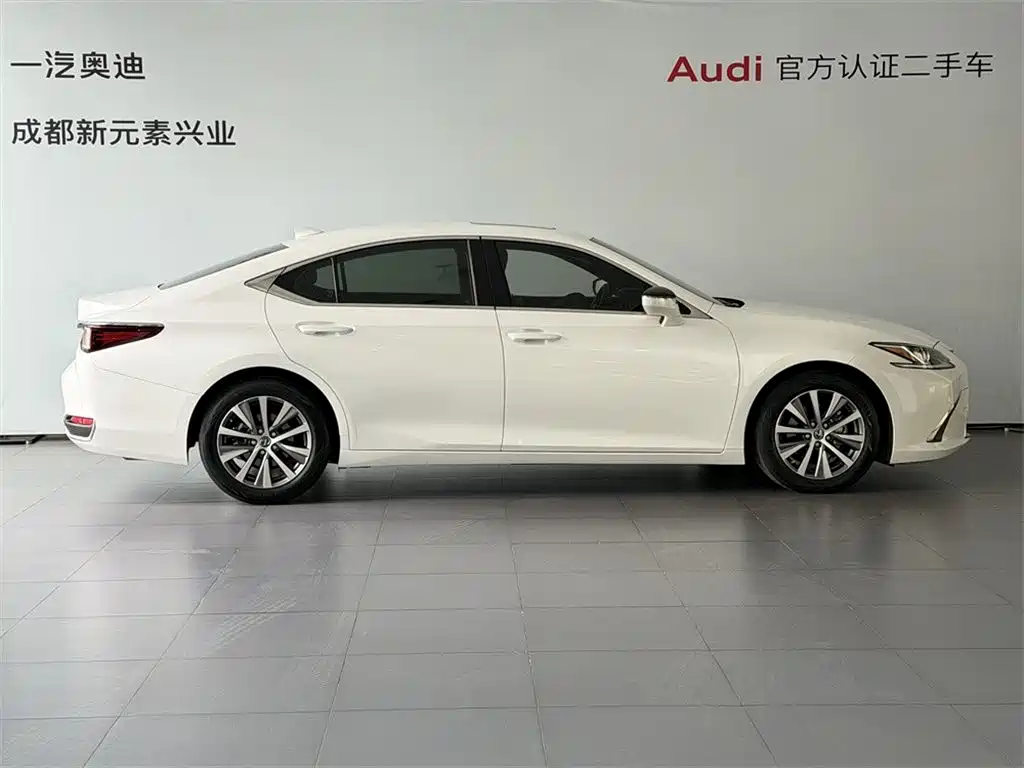Lexus ES 2018 200 Excellence Edition National V купить на сайте DeffCars