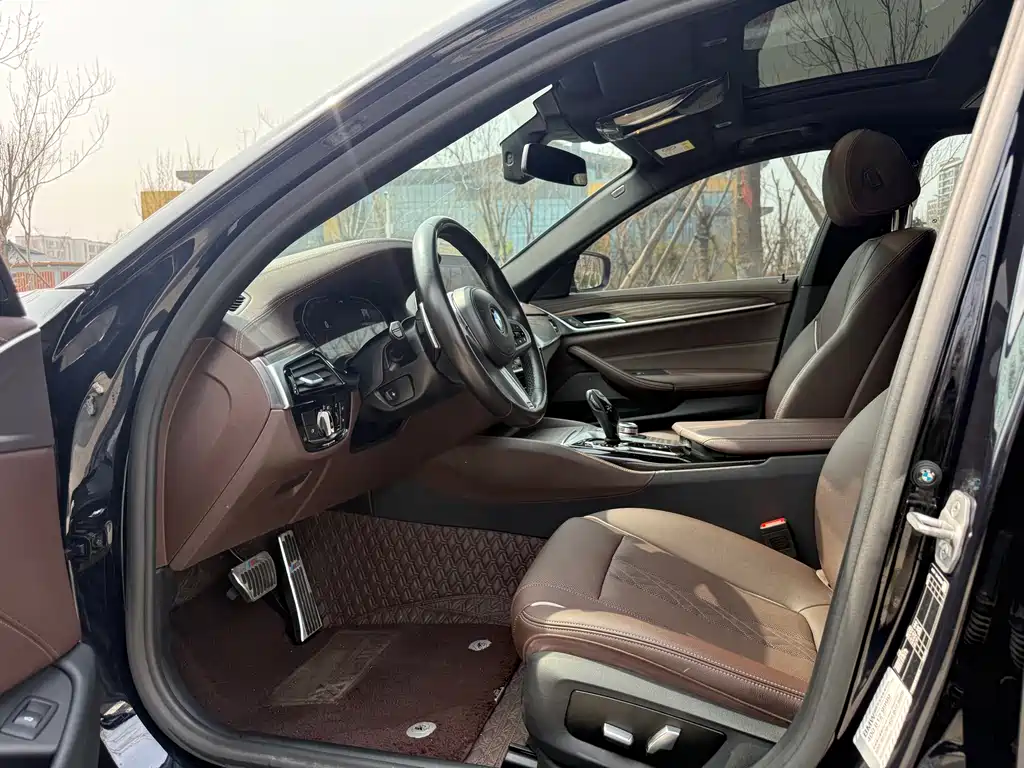 BMW 5 Series 2022 facelift 530Li leading M sports package купить на сайте DeffCars