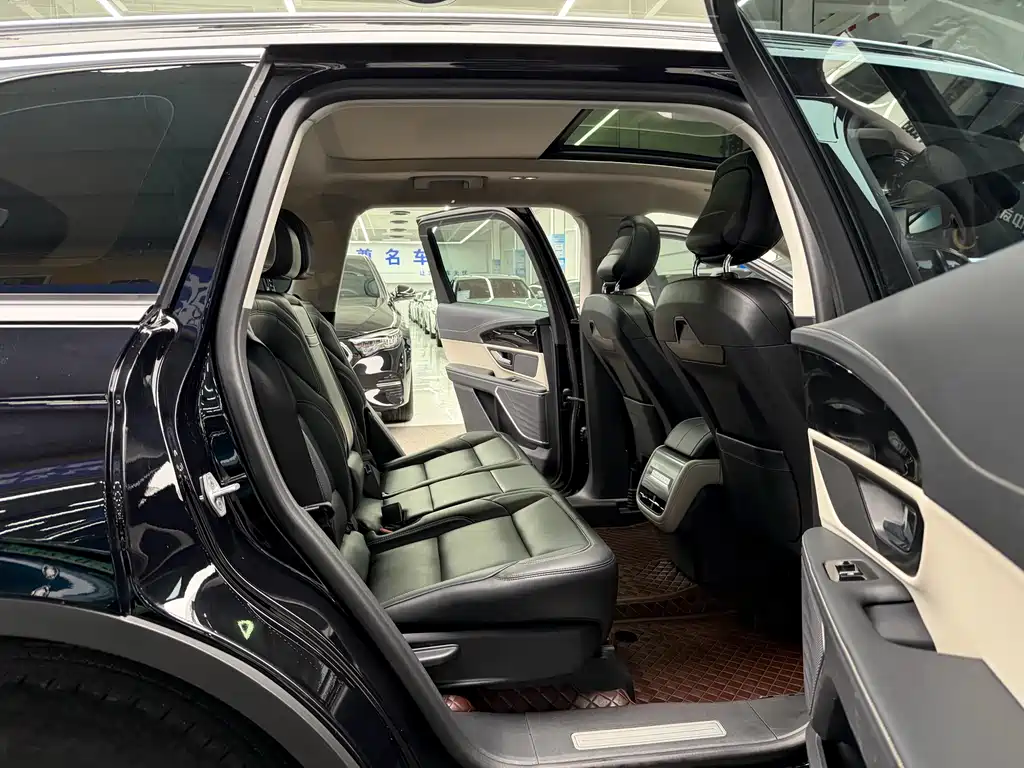 Voyager 2023 2.0T four-wheel drive exclusive edition купить на сайте DeffCars