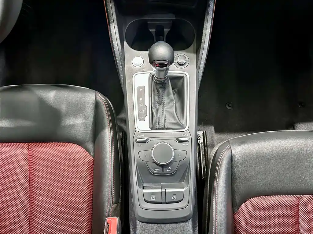 Audi Q2L 2021 35 TFSI fashionable and dynamic купить на сайте DeffCars