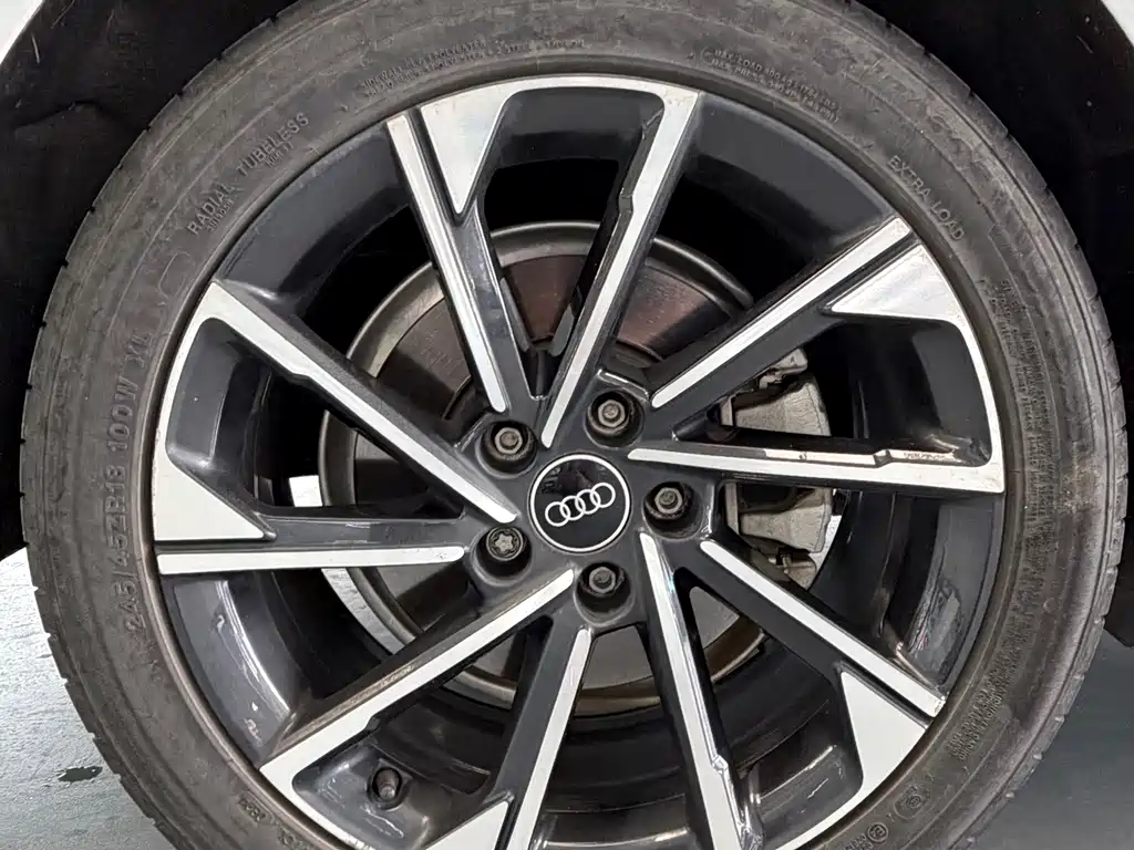 Audi A4L 2023 40 TFSI luxury and dynamic model купить на сайте DeffCars