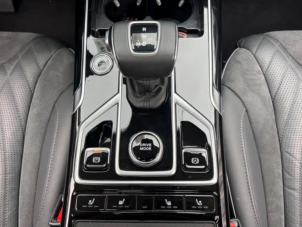 Hongqi HS5 2022 facelift 2.0T Zhilian Flagship Edition купить на сайте DeffCars