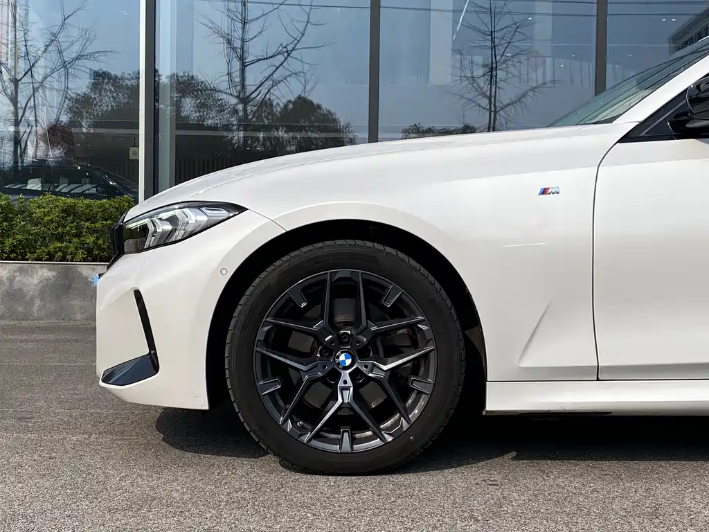 BMW 3 Series 2025 330Li M Sports Night Package купить на сайте DeffCars