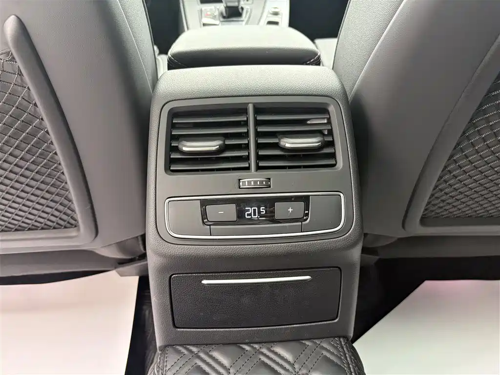 Audi A4L 2020 40 TFSI luxury and dynamic model купить на сайте DeffCars