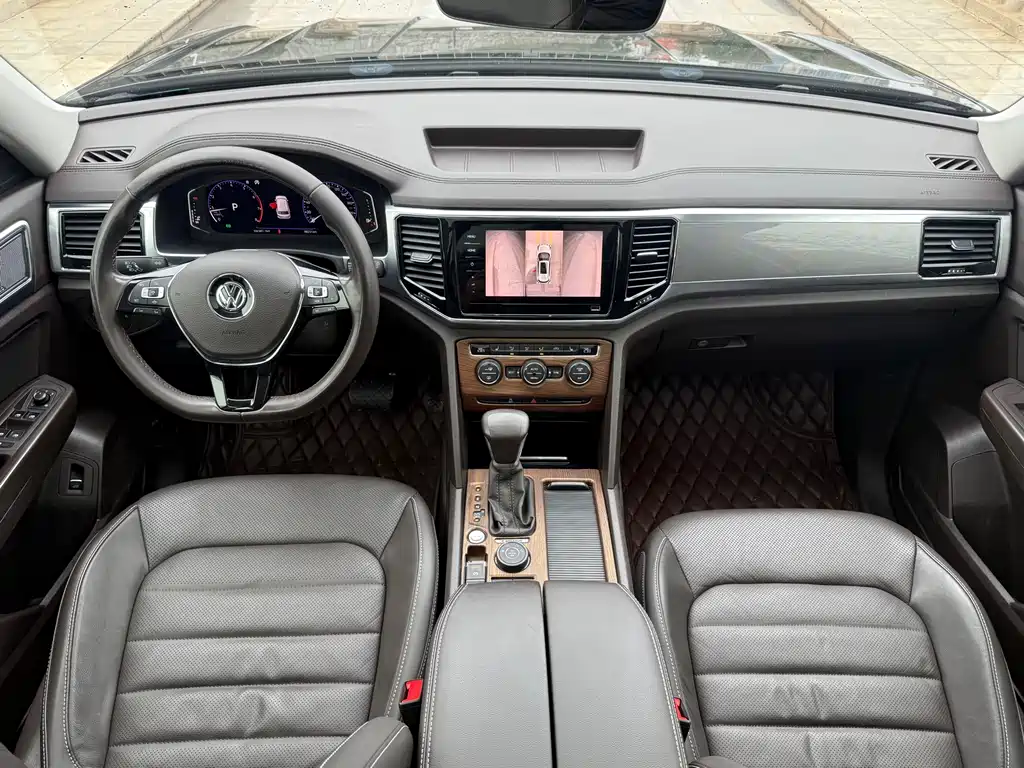 Touron 2020 380TSI four-wheel drive luxury version National VI купить на сайте DeffCars