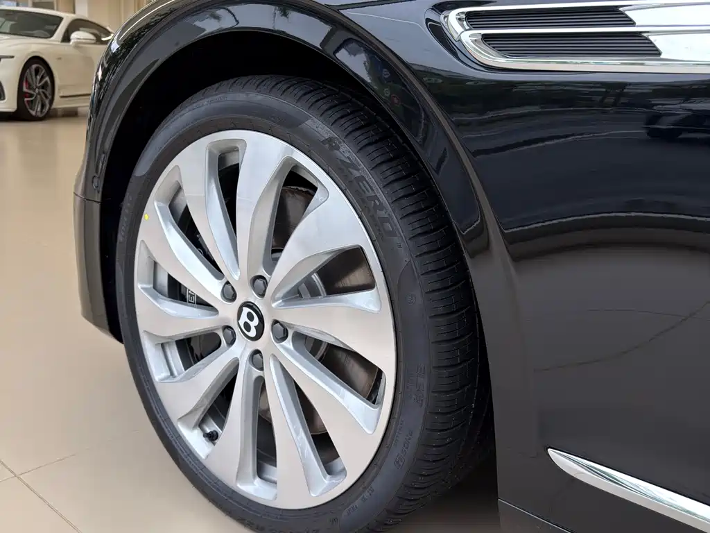 Flying Spur Plug-in Hybrid 2026 4.0T V8 Standard Edition купить на сайте DeffCars