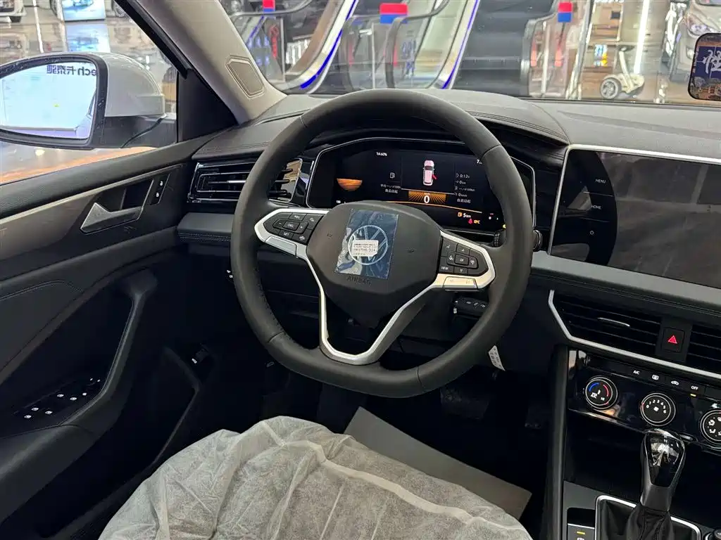 Sagitar 2025 facelift 300TSI DSG flyover version купить на сайте DeffCars