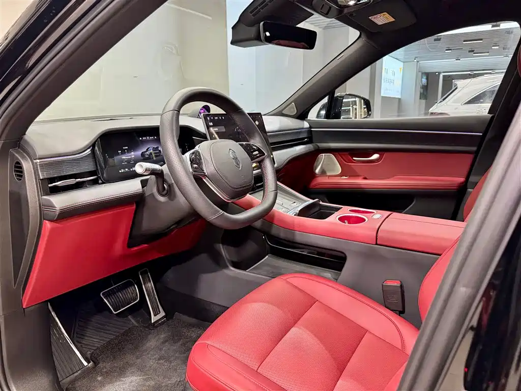 Wenjie M5 2025 extended range Ultra four-wheel drive version купить на сайте DeffCars