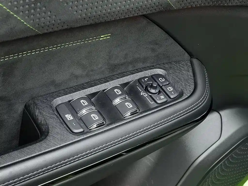 Lynk & Co 05 2022 05+ 2.0TD Automatic Discovery Edition купить на сайте DeffCars