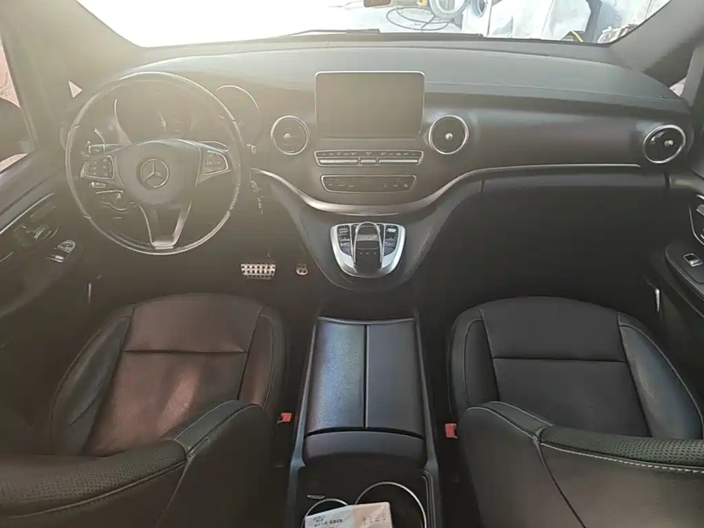 Mercedes V-Class 2018 Model V 260 Premium Edition Country купить на сайте DeffCars