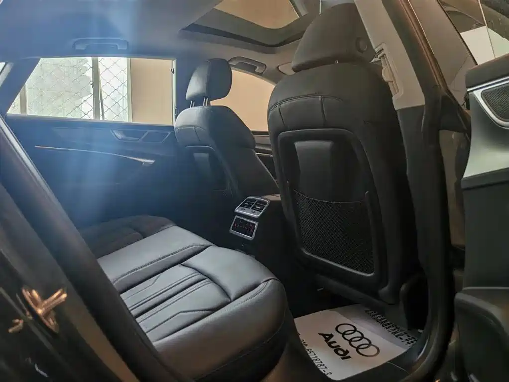 Audi A7 2024 45 TFSI Premium Selection купить на сайте DeffCars