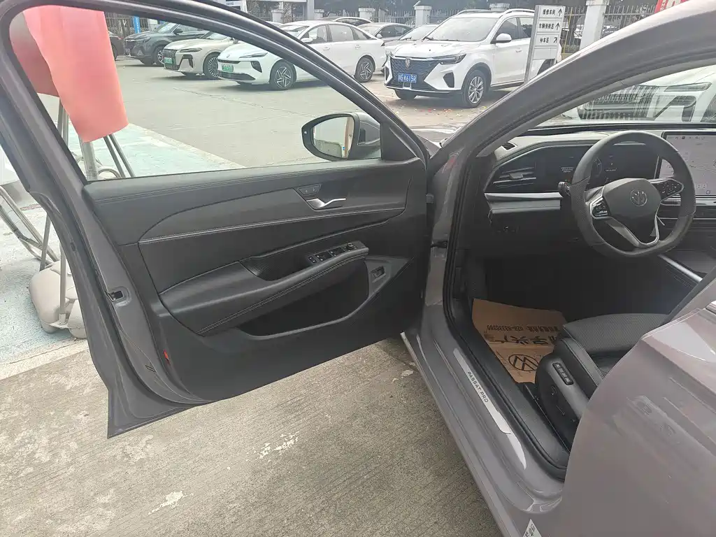 Passat 2025 Pro 380TSI Dragon Edition купить на сайте DeffCars