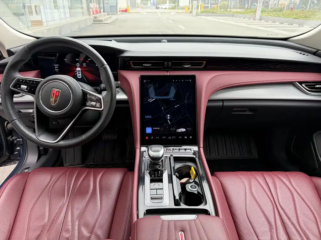 Hongqi H5 2024 2.0T automatic smart connected flag version купить на сайте DeffCars