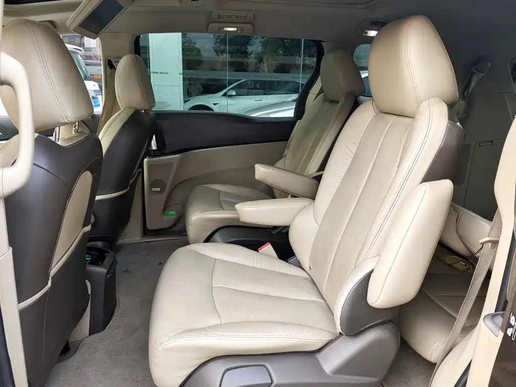 Buick GL8 2011 3.0L XT Luxury Business Ultimate Edition купить на сайте DeffCars