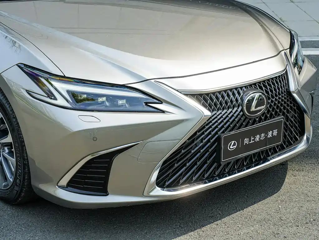 Lexus ES 2025 300h Premium Edition купить на сайте DeffCars