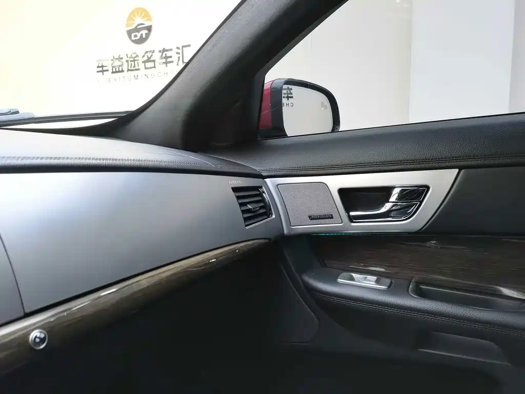 Jaguar XF 2015 3.0 SC R-Sport Luxury Edition купить на сайте DeffCars